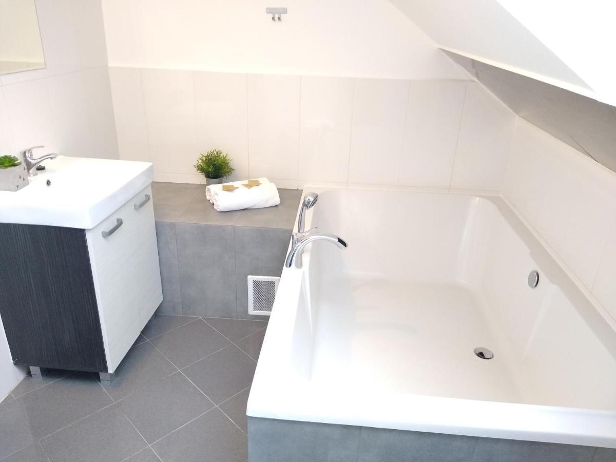 Park Apartament Rzeszow Bagian luar foto